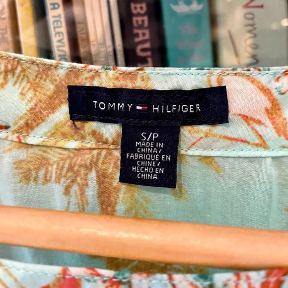 NWT Tommy Hilfiger Aqua Flamingo Print Top 🎽 - Picture 3 of 6